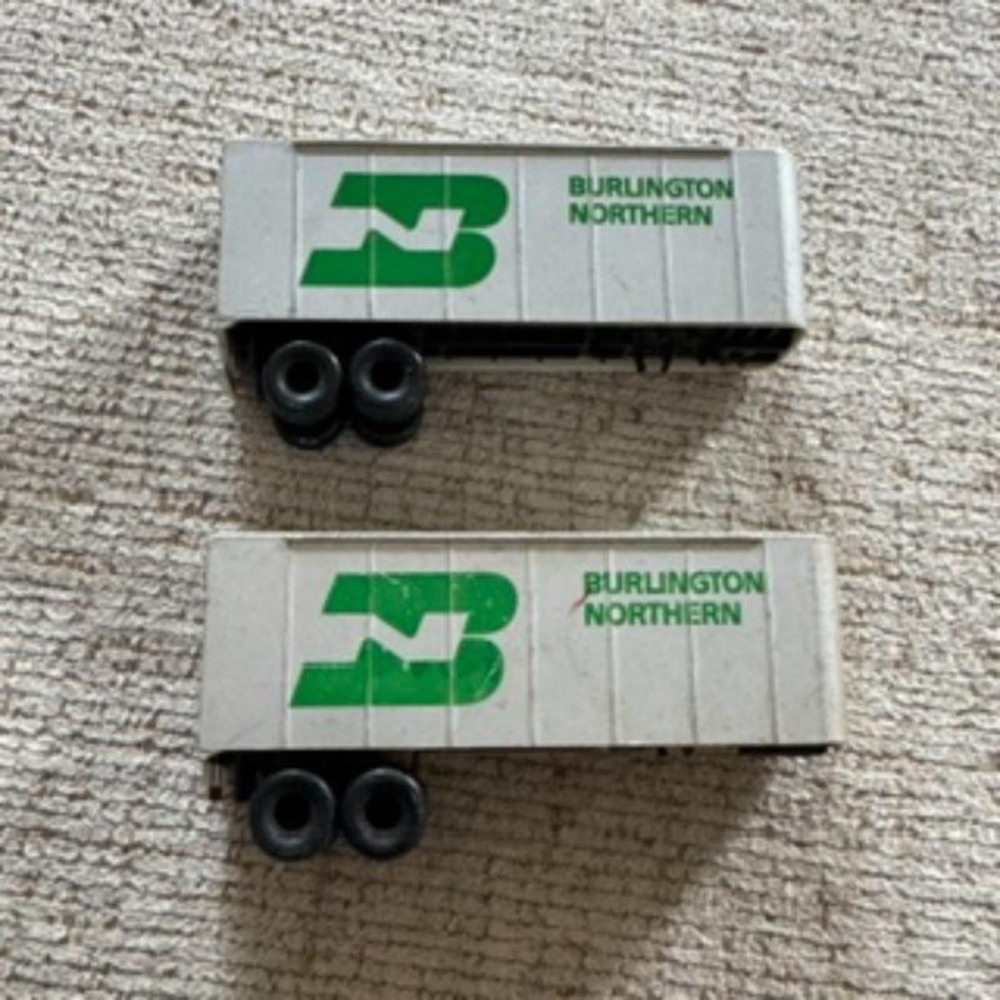 Lot of 2 HO Scale‎ Burlington Northern BN Semi Trailers READ